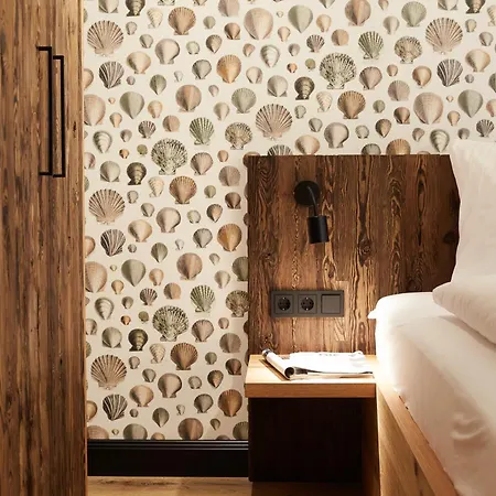 Binnendiek Haus 2 11 * Бюзум